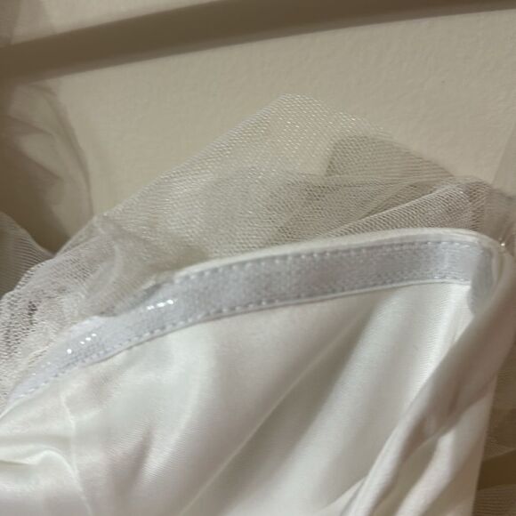 NWT Entro Bridal White Off Shoulder Dress - Picture 8 of 8